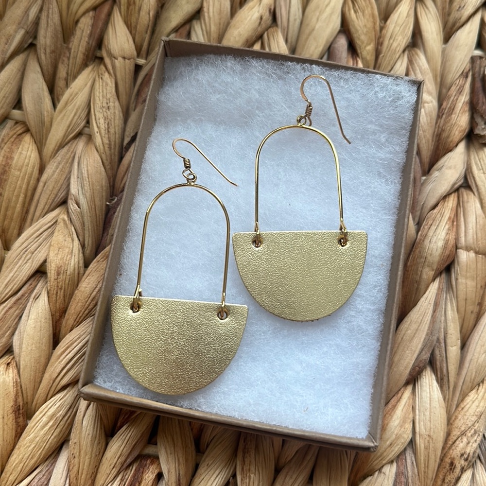 Nickel & Suede Gold Satin Islas